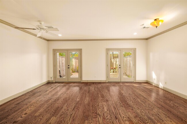 Building Photo - 1655 Castle Ct