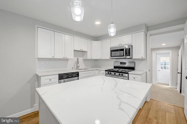 Building Photo - 60-60 2nd St