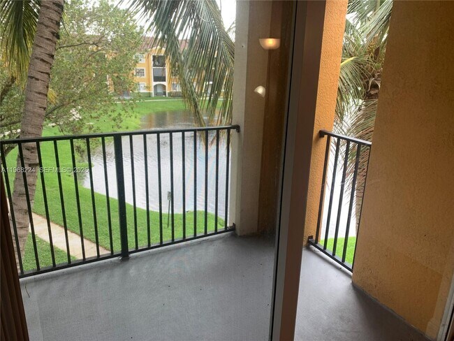 Building Photo - 2240 E Preserve Way