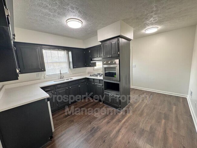 Building Photo - 419 Victoria Dr