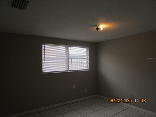 Building Photo - 1155 Royalwood Dr