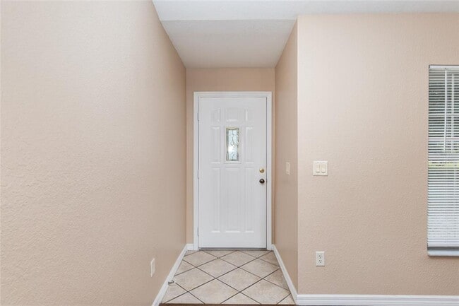 Building Photo - 2 Hemlock Radial Ct