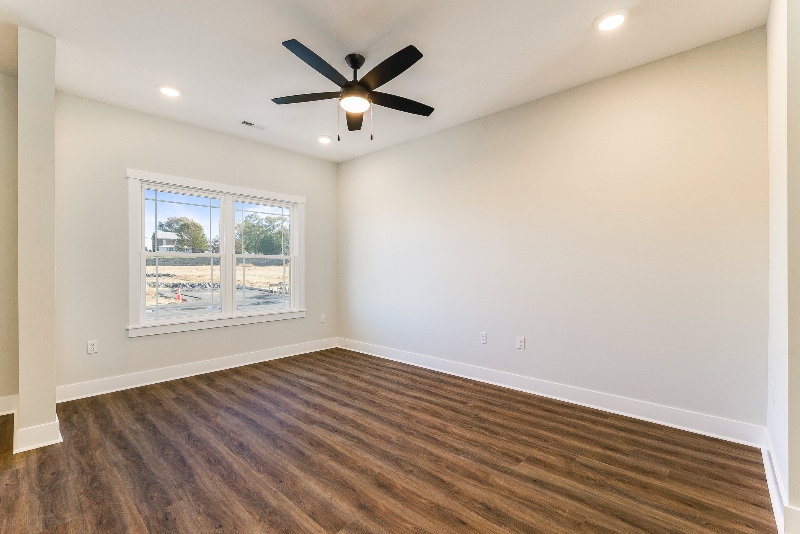 Building Photo - 13 Barnyard Cir