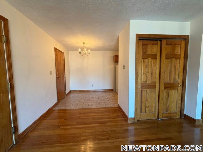 Building Photo - 282 Grove St