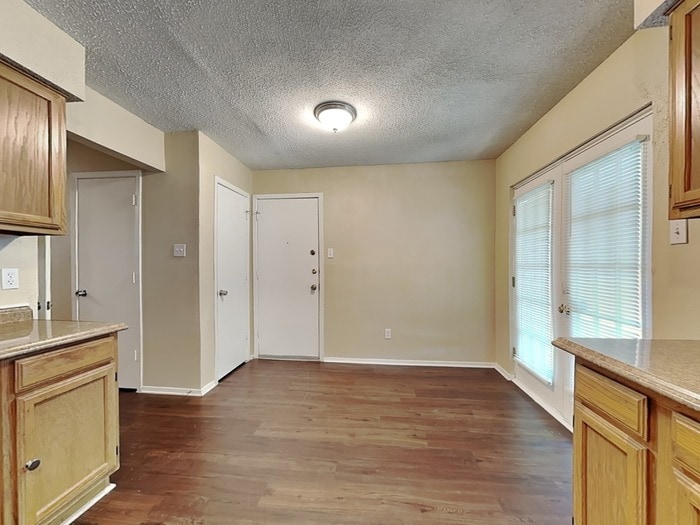 Building Photo - 209 Ripplewood Dr