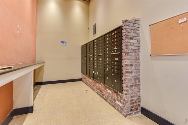 Building Photo - 936 Broad St