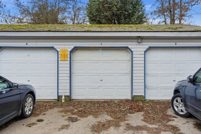 Building Photo - 3446 W Lilac Ct