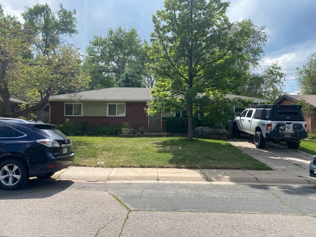 Building Photo - 3 Bed + Office 2 Bath Ranch Home with Larg...
