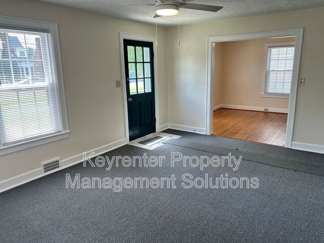Building Photo - 129 Dupont Cir