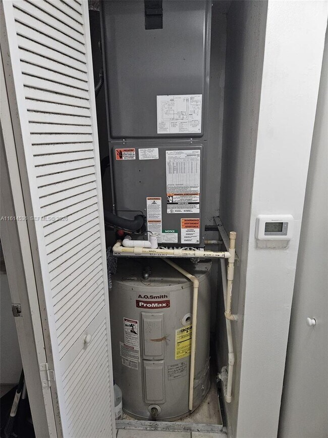 Building Photo - 2775 NE 187th St