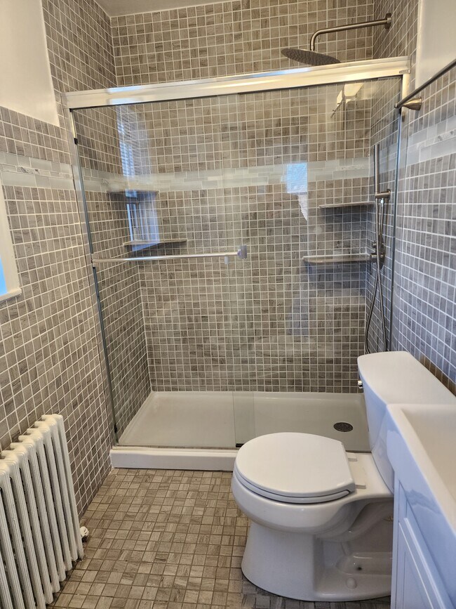 Bath - 9 Spruce Ave