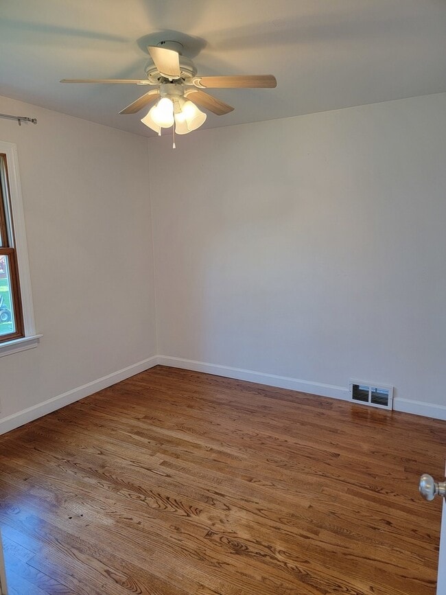 Building Photo - 508 Skyline Dr