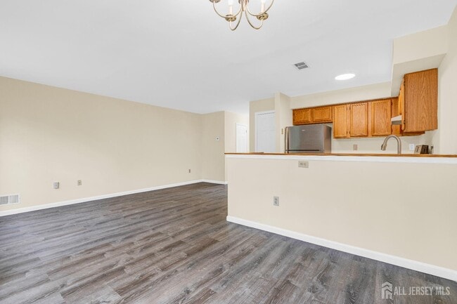 Building Photo - 267 Shady Oak Ct