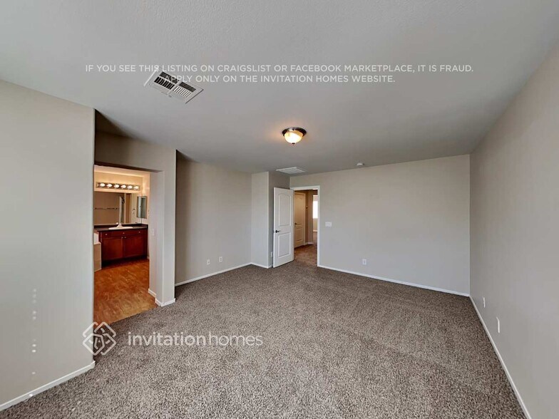 Building Photo - 10588 Valdosta Ave