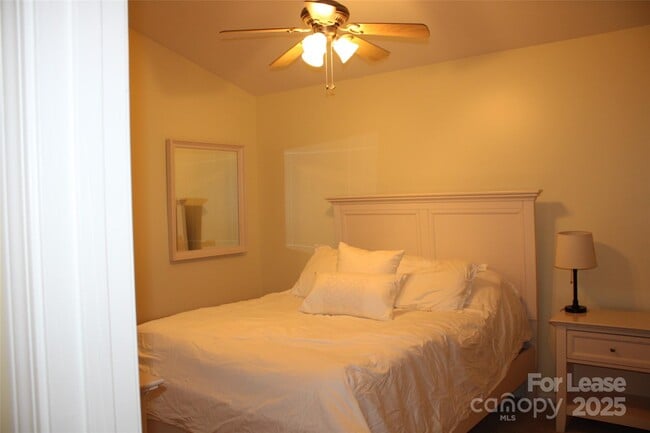 Building Photo - 763 Southwest Dr