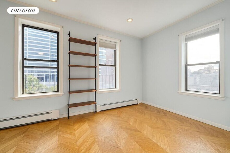 Building Photo - 206 E 124th St