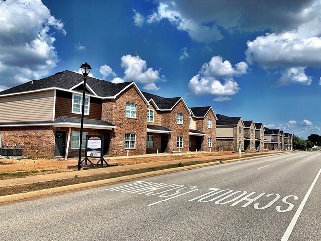 Primary Photo - 7756 Har-Ber Ave