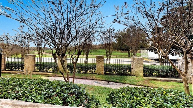Building Photo - 1860 White Oak Dr