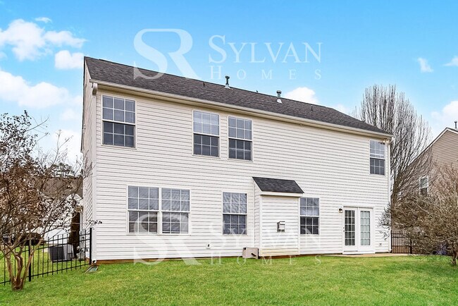 Building Photo - Coming HOME never felt so good!