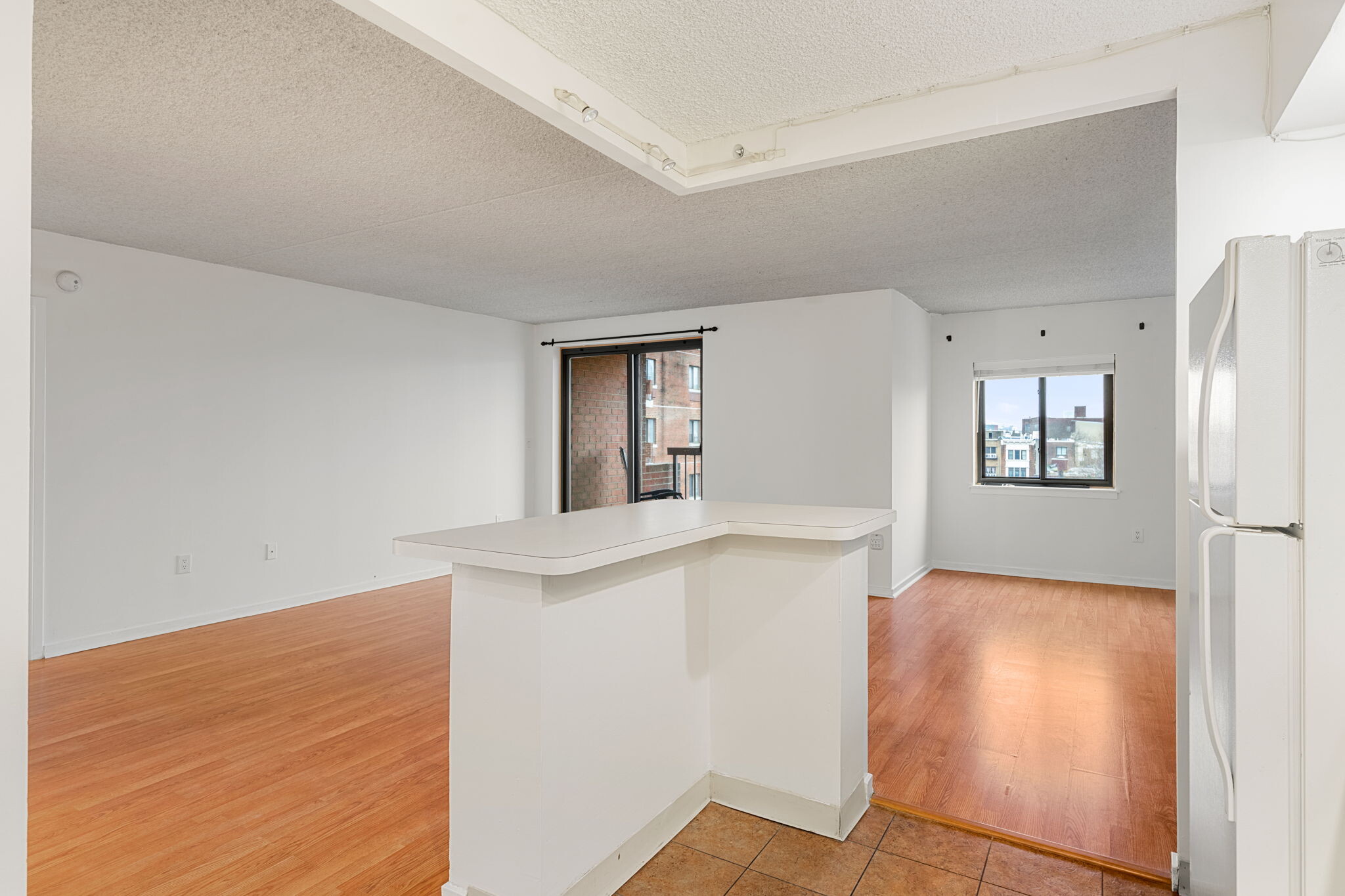 Building Photo - 200 Lombard St