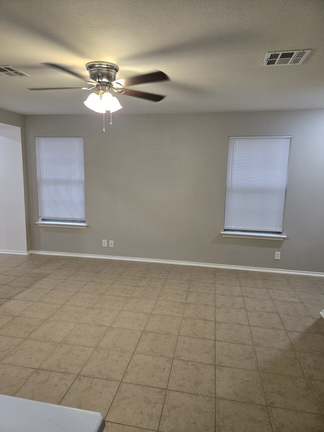 Building Photo - 210 Calixto Ct