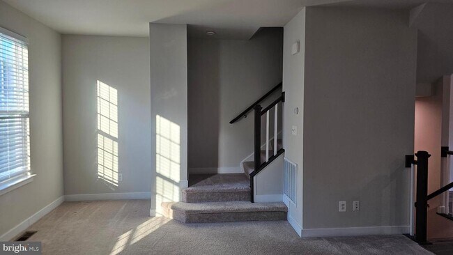 Building Photo - 2055 Rivers Dr