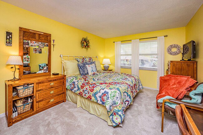 Building Photo - 270 High Point Ct