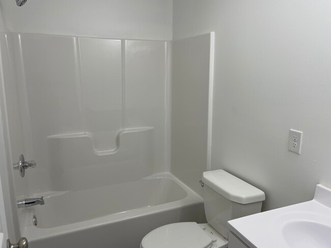 Building Photo - 491 Coile Rd