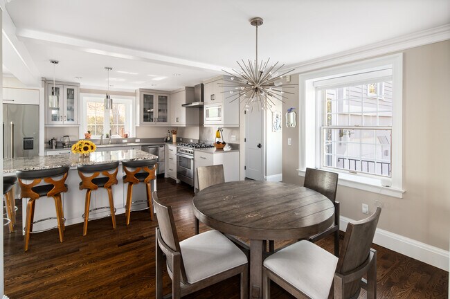 Building Photo - 187 Dolphin Cove Quay