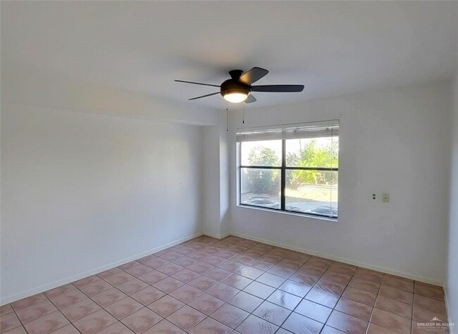 Building Photo - 11 E Cora Lee Dr