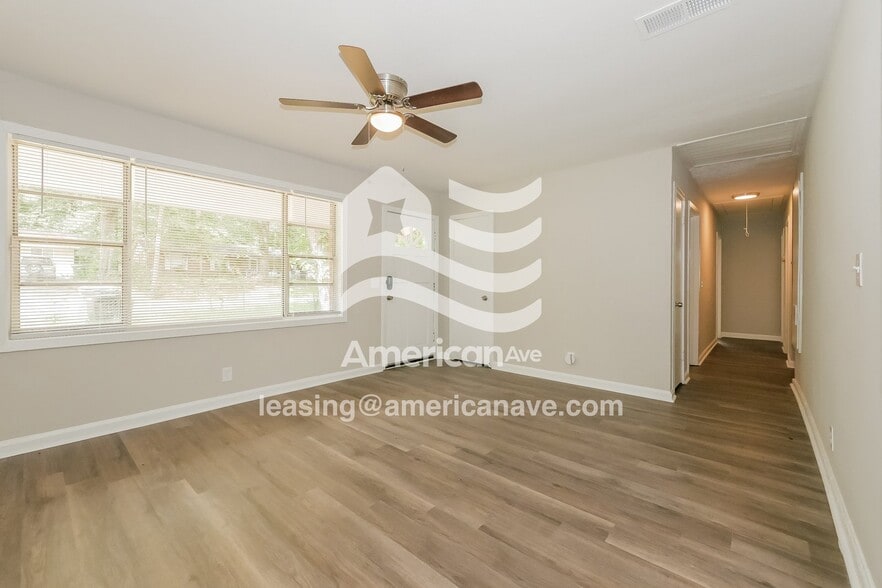 Building Photo - 4758 Wellborn Dr