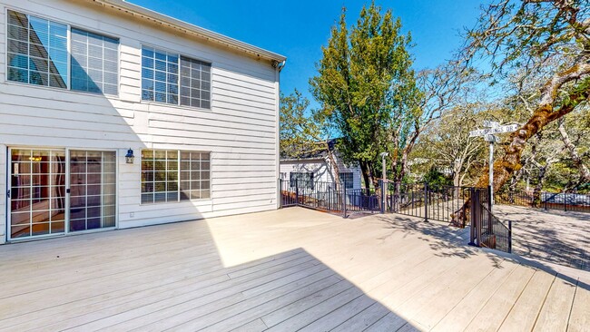 Building Photo - Large Custom Bennett Valley Home with Pool