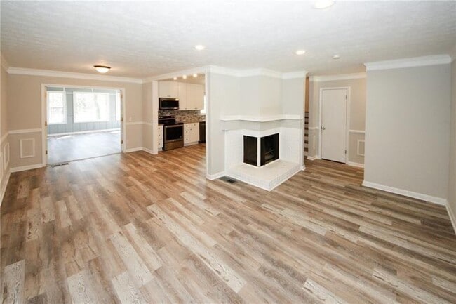 Building Photo - 1616 W Kellogg Cir