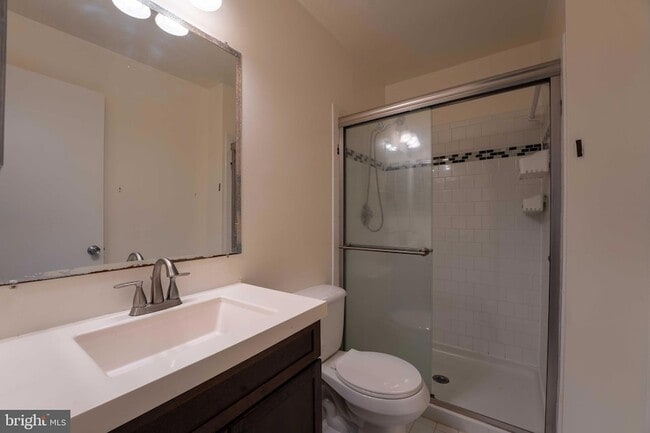 Building Photo - 18246 Fox Chase Cir