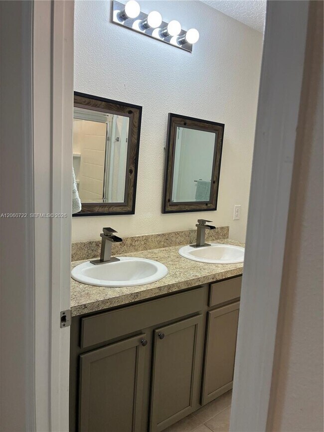Building Photo - 1612 Primo Ct