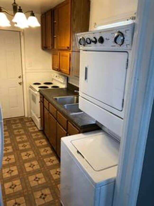 Building Photo - 3 bed 1 bath House in central Richmond
