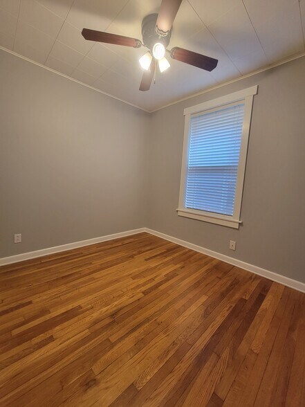 2nd Bedroom - 4938 Tholozan Ave