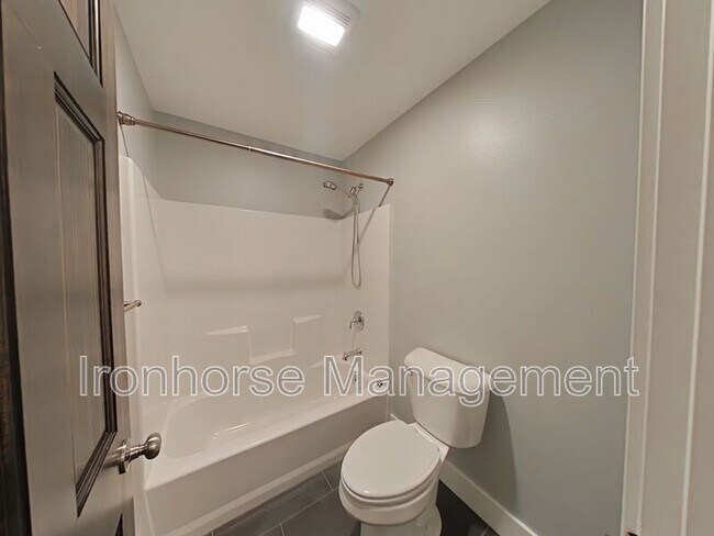 Building Photo - 2930 Warbler Way