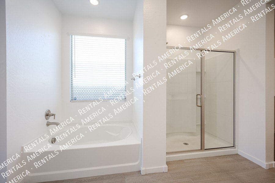 Building Photo - 40622 W Williams Way