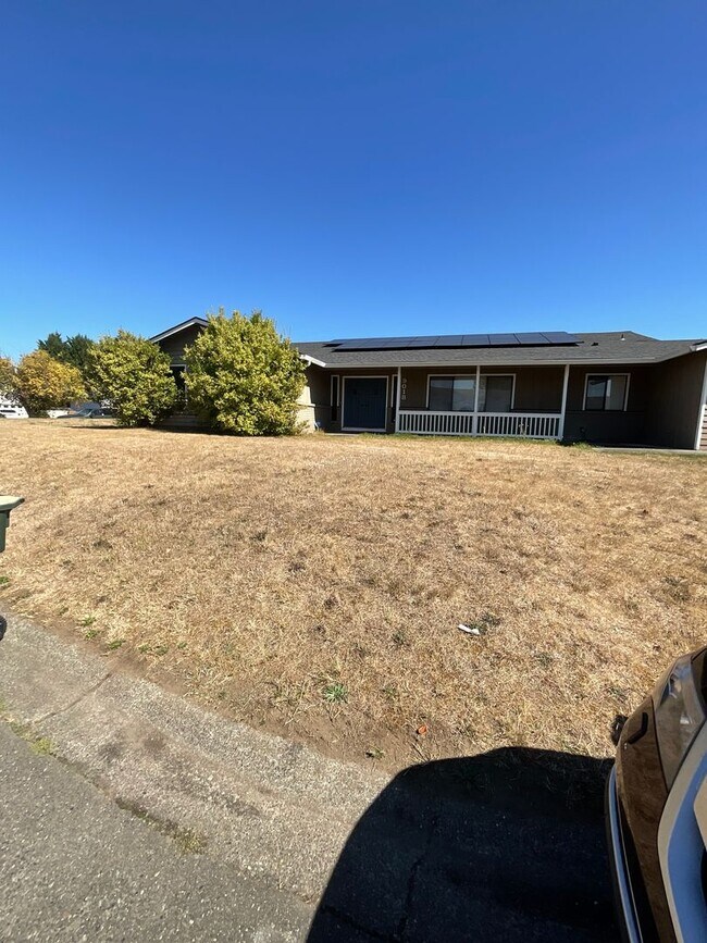 Building Photo - 9018 Andes Ct
