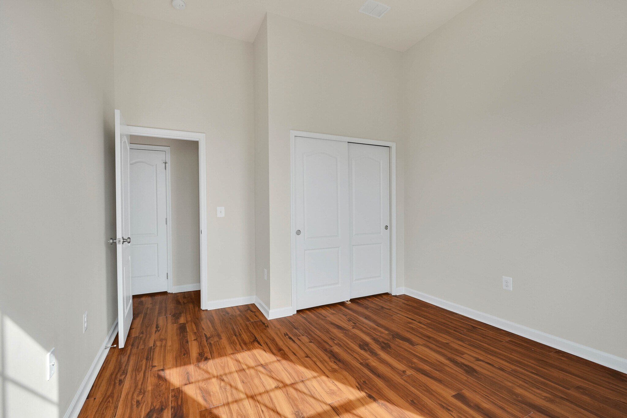 Building Photo - 6 Lamplighter Ln