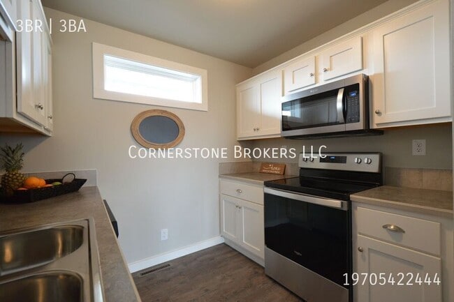 Building Photo - 204 Omnia-C