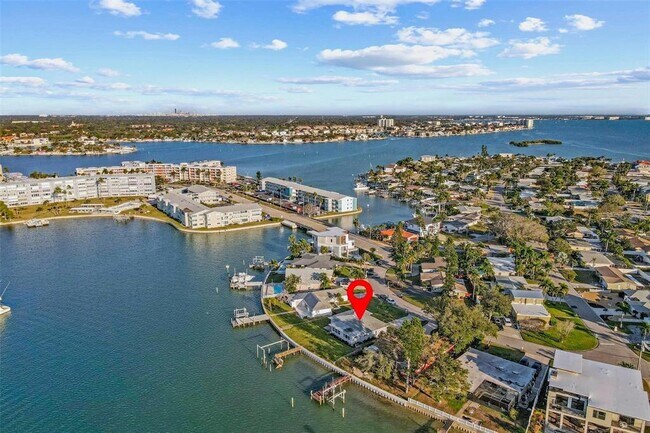 Building Photo - 7160 Shore Dr S