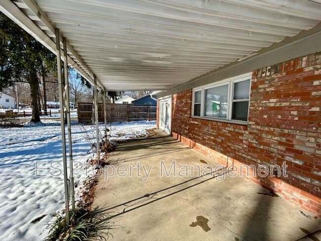 Building Photo - 6740 Doris Dr