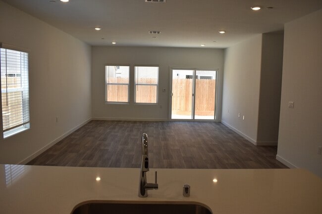Building Photo - 4481 N San Miguel Ave