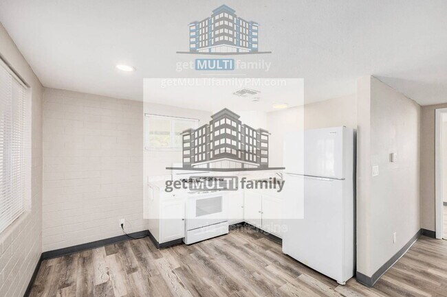 Building Photo - 1402 W Mercer Ln