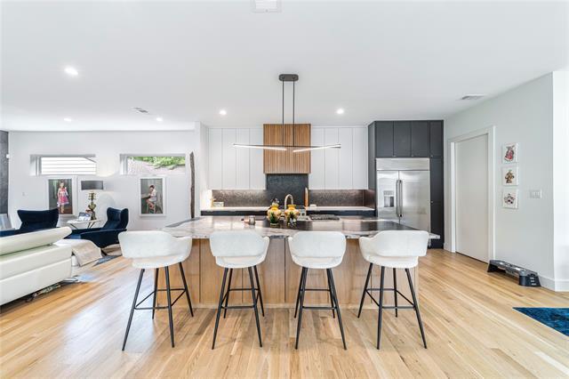 Building Photo - 9753 Mixon Dr