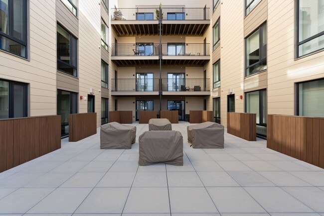 Building Photo - 457 W Broadway