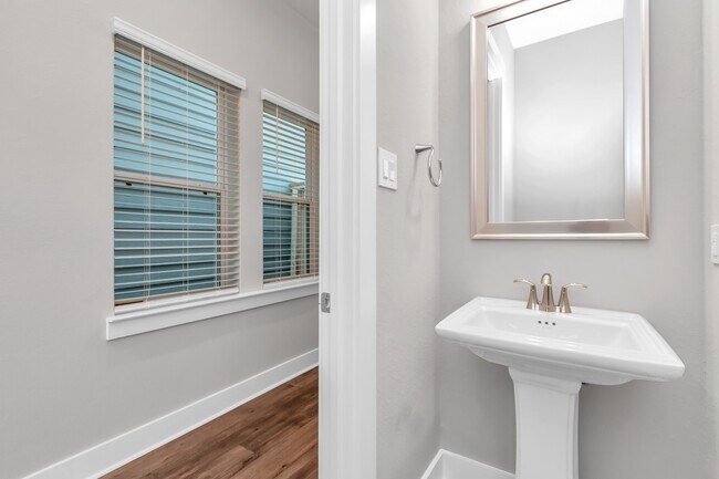 Building Photo - 1408 Oliver Manor Ln