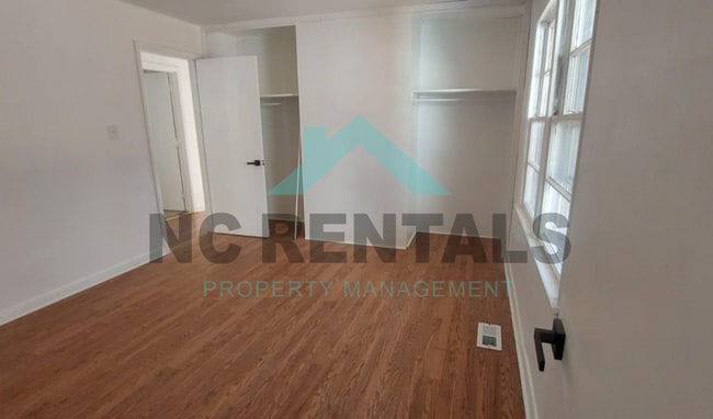 Building Photo - 1332 Proctor St